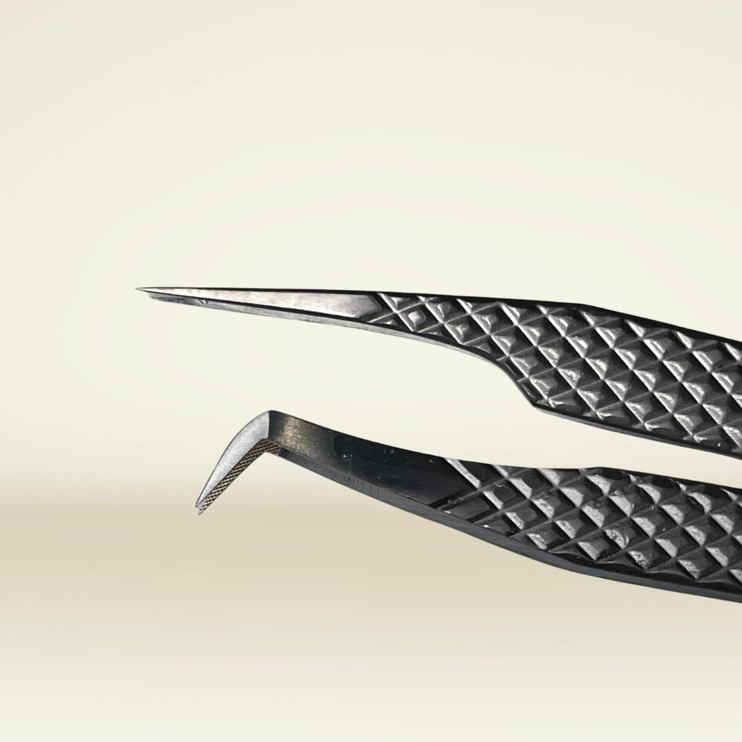 Abundance Fiber Tip Tweezer